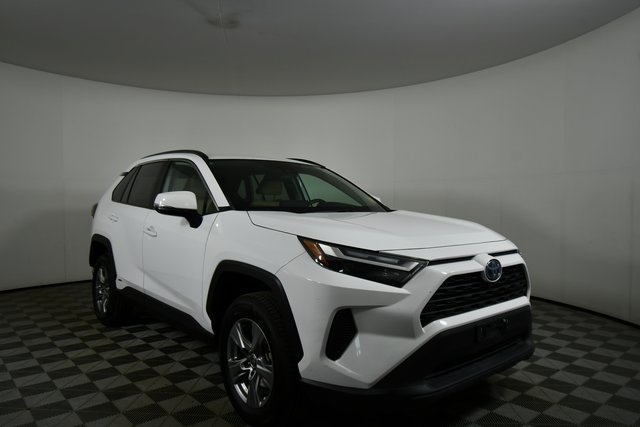 2022 Toyota RAV4 Hybrid XLE photo 7