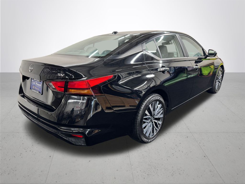 2024 Nissan Altima 2.5 SV photo 7