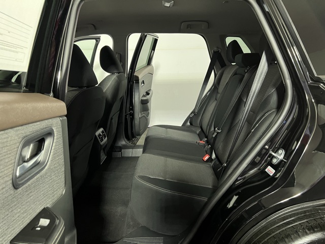 2022 Nissan Rogue SV photo 21