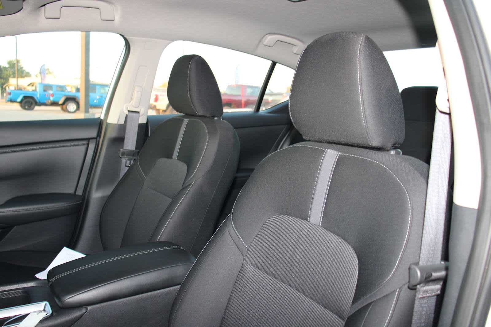 2024 Nissan Sentra SV photo 14