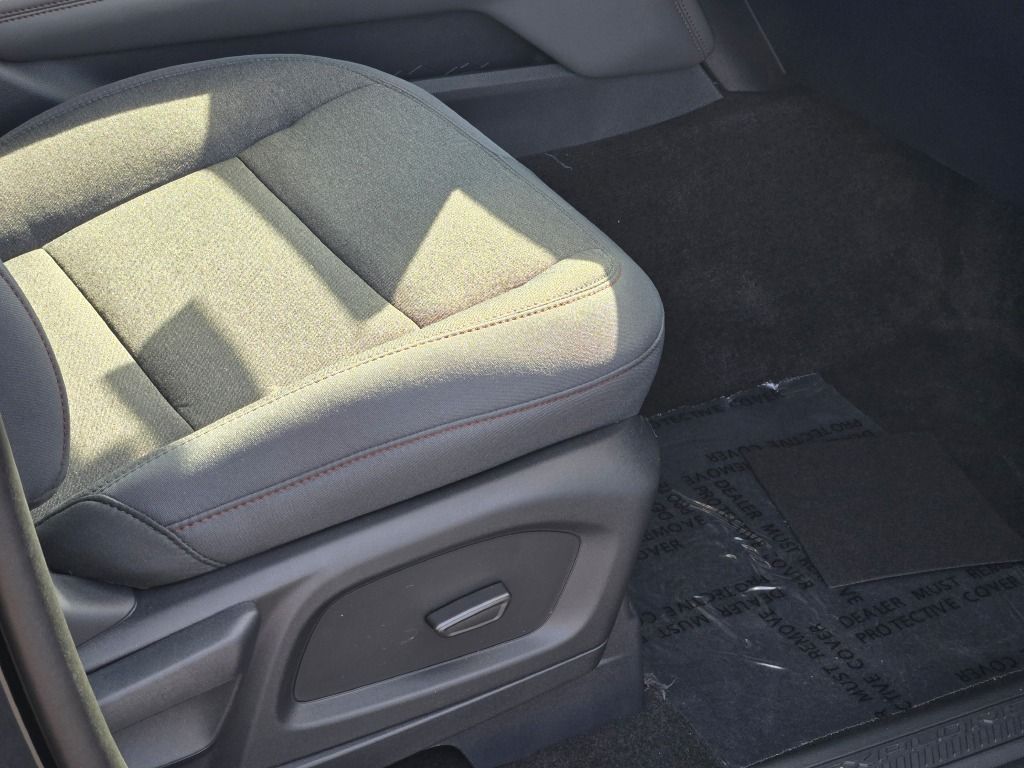 2025 Ford Explorer photo 5