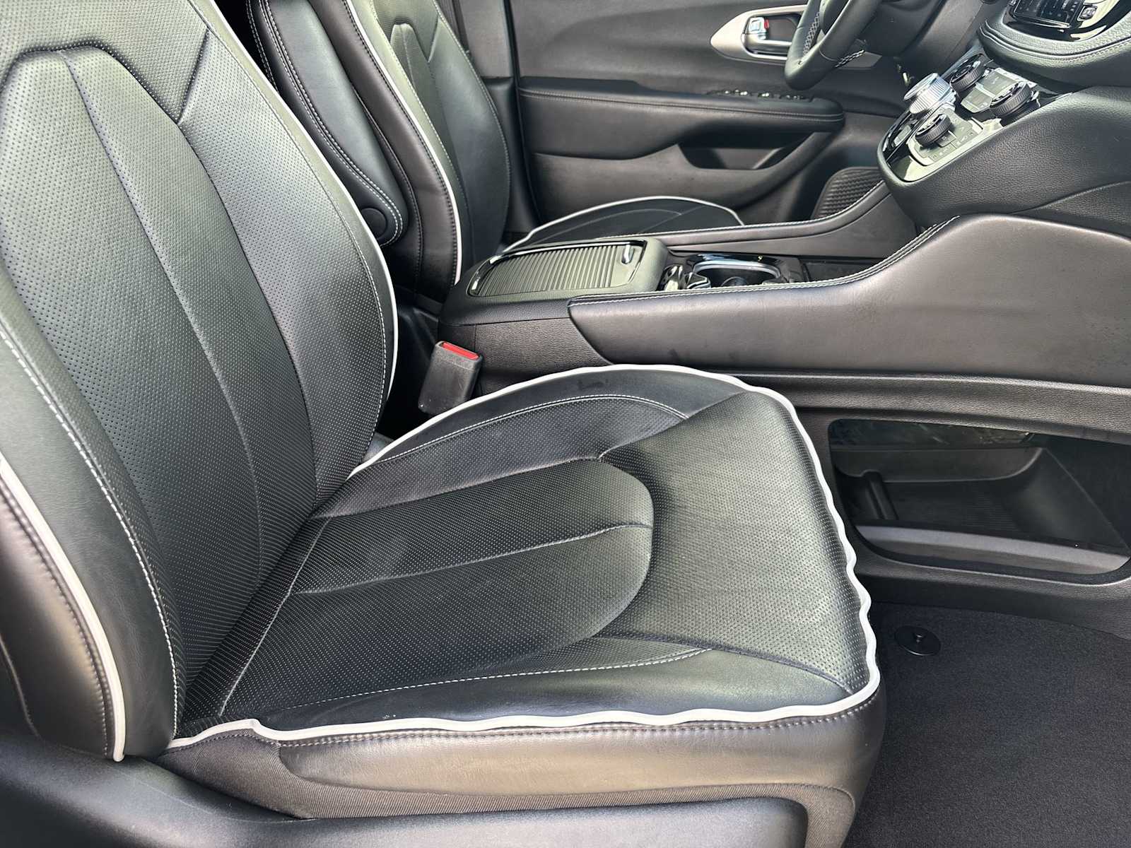 2023 Chrysler Pacifica Limited photo 16