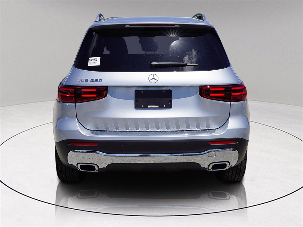 2026 Mercedes Benz GLB 250 photo 4