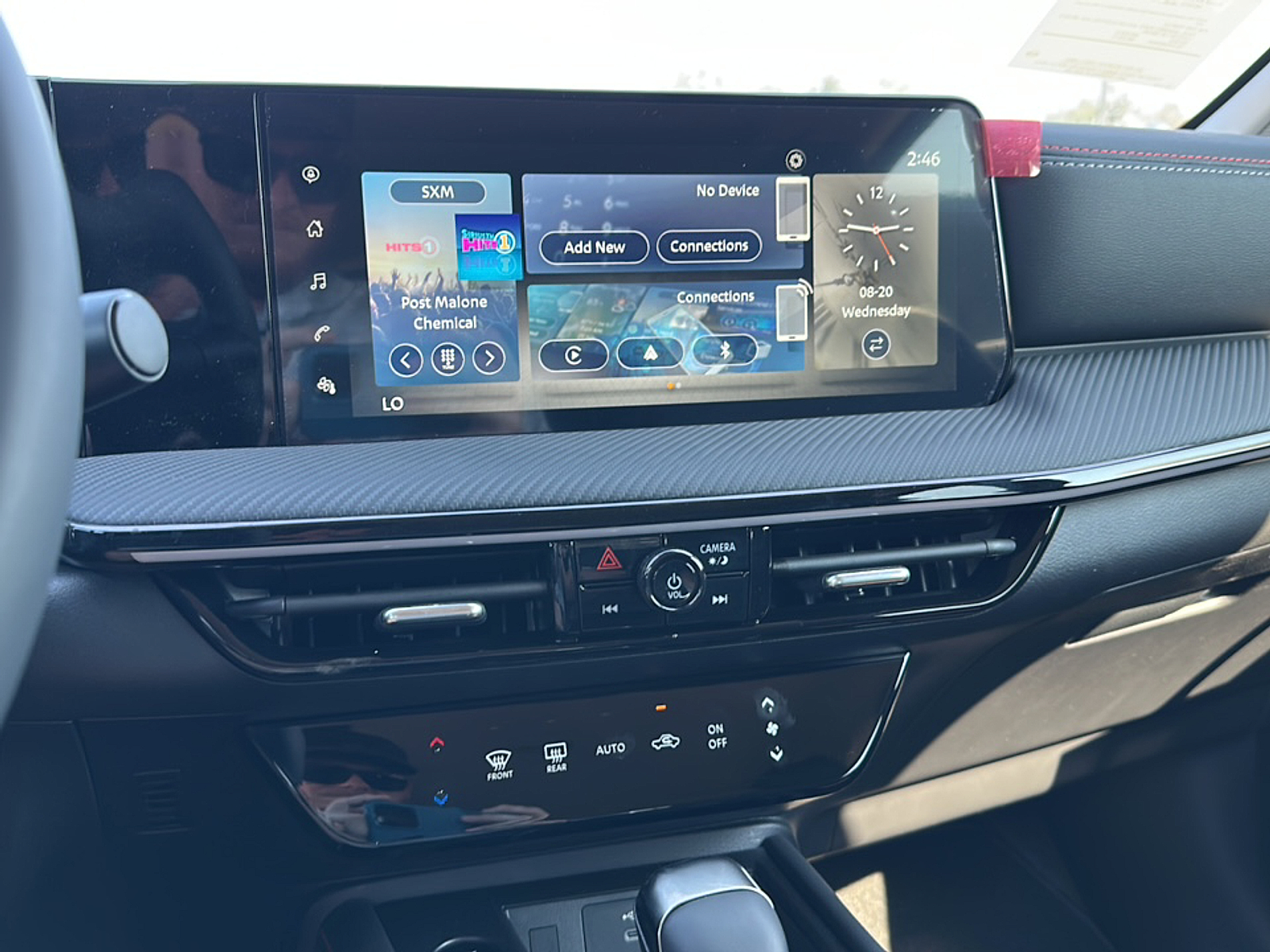 2025 Nissan Kicks SR photo 5