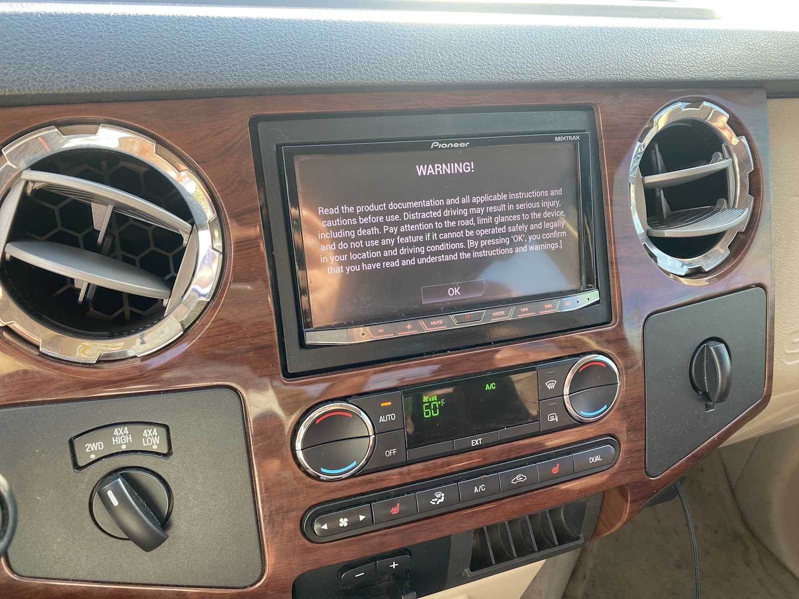 2010 Ford F-250 King Ranch photo 12