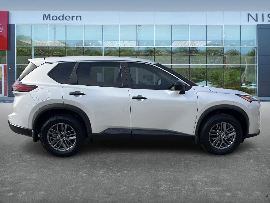 2025 Nissan Rogue S photo 3