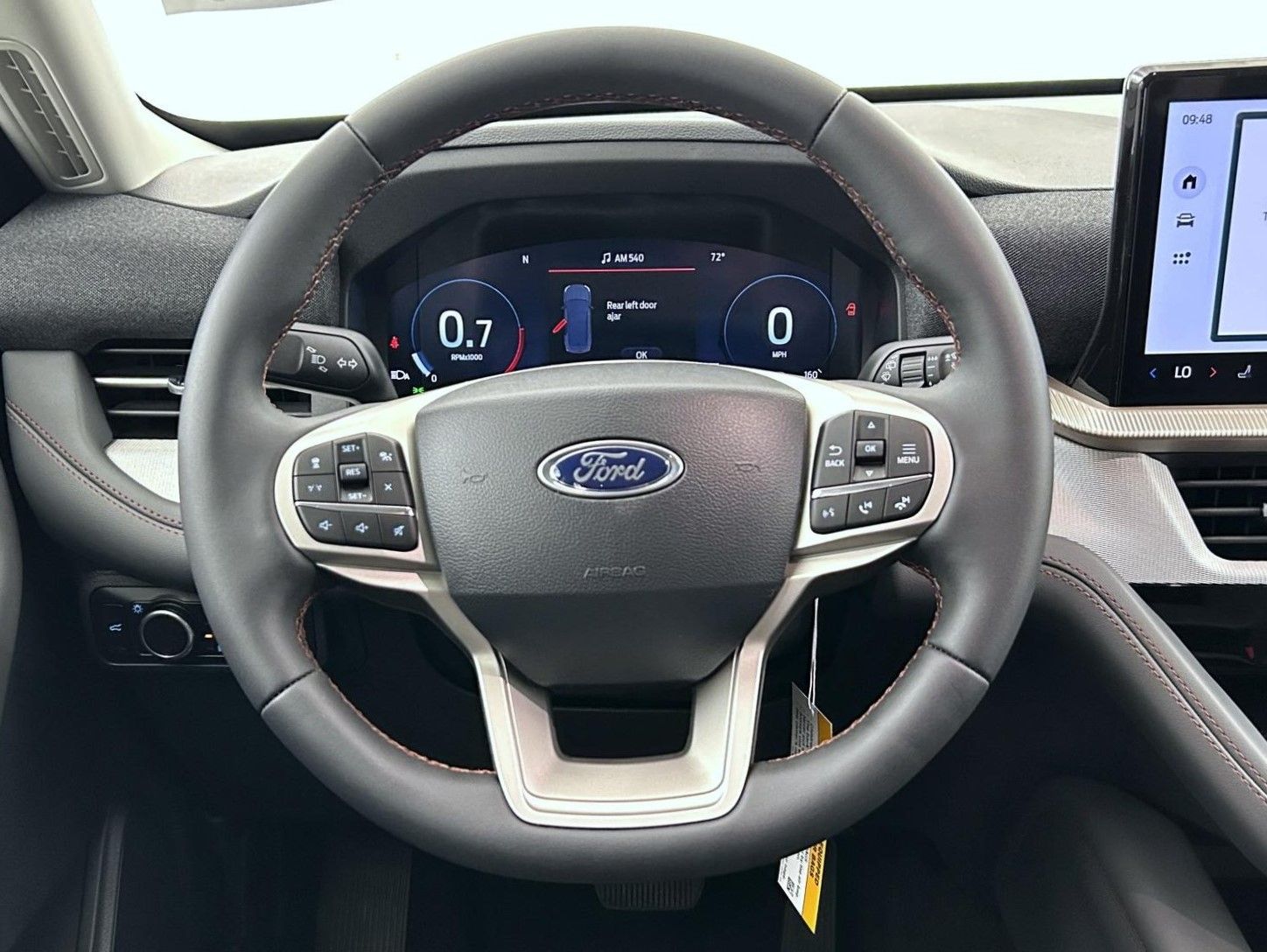 2025 Ford Explorer photo 11