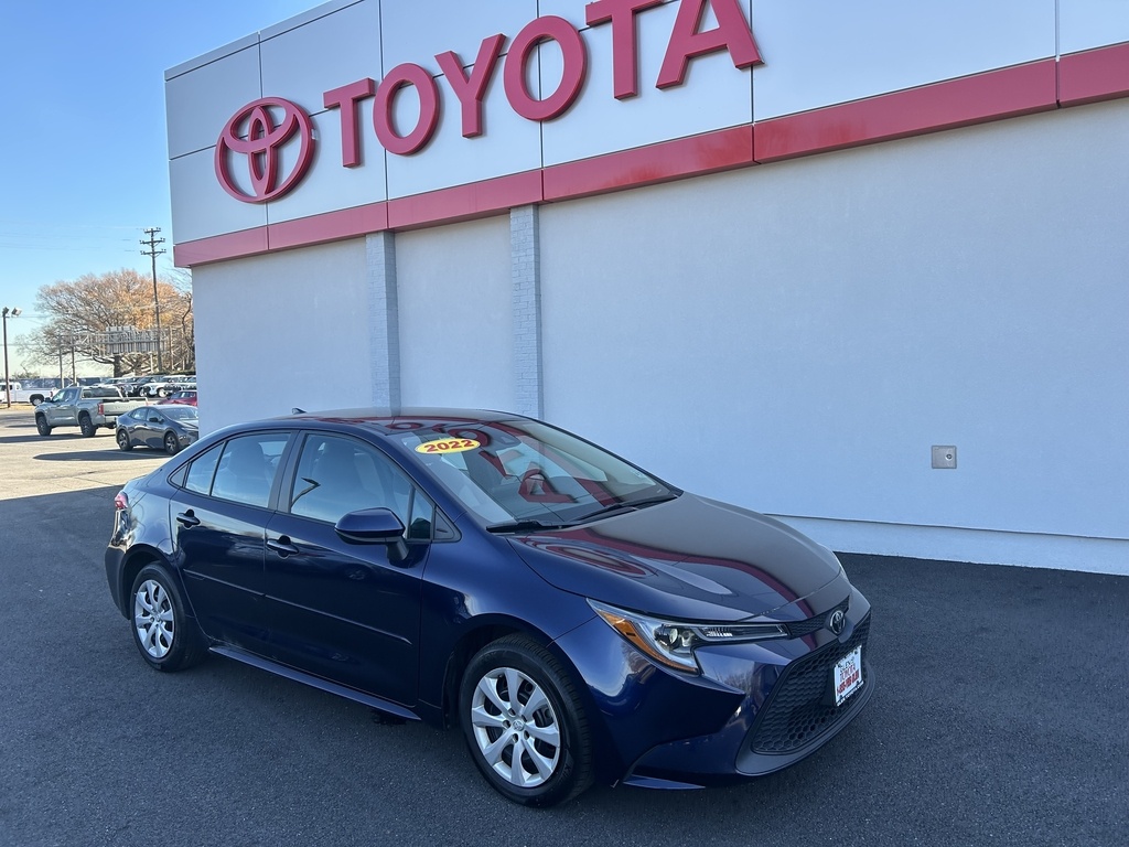 2022 Toyota Corolla LE's photo