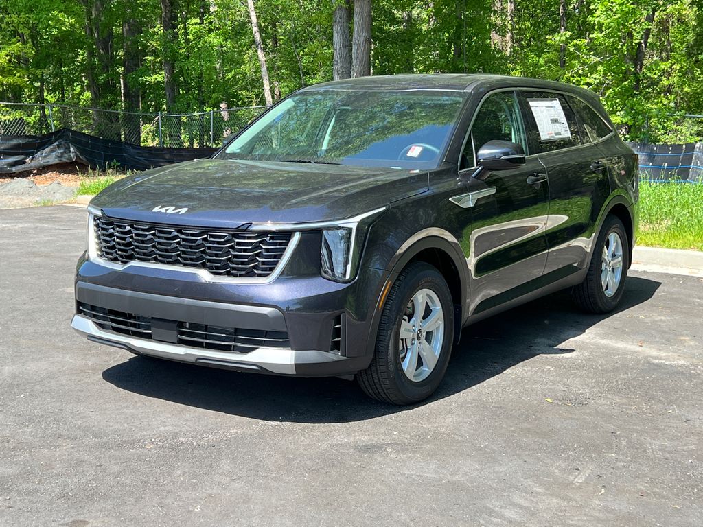 2025 Kia Sorento LX photo 2