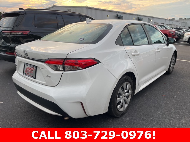 2022 Toyota Corolla LE photo 3