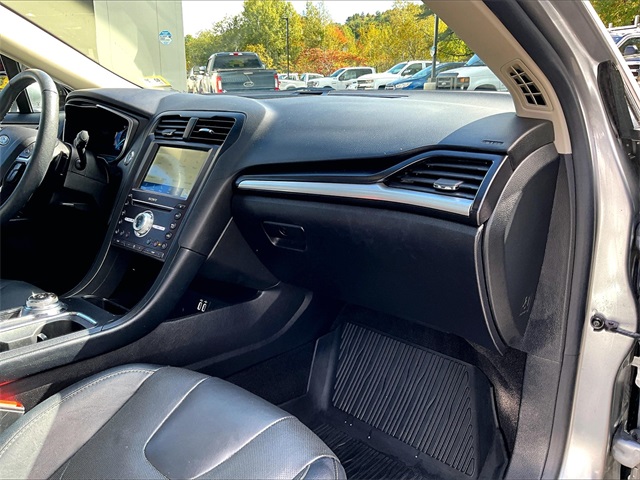 2020 Ford Fusion Titanium photo 15