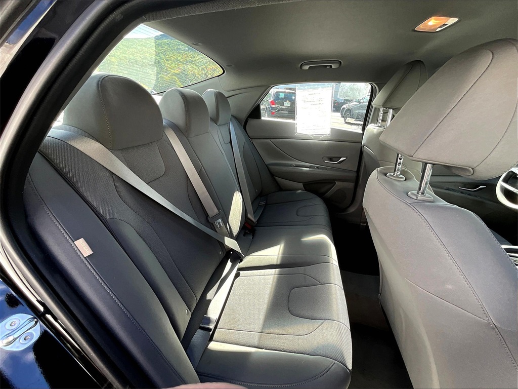 2024 Hyundai Elantra SE photo 15