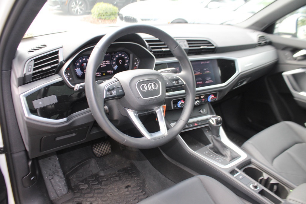 2022 Audi Q3 S line Premium 45 TFSI photo 4