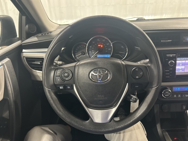 2016 Toyota Corolla LE photo 15