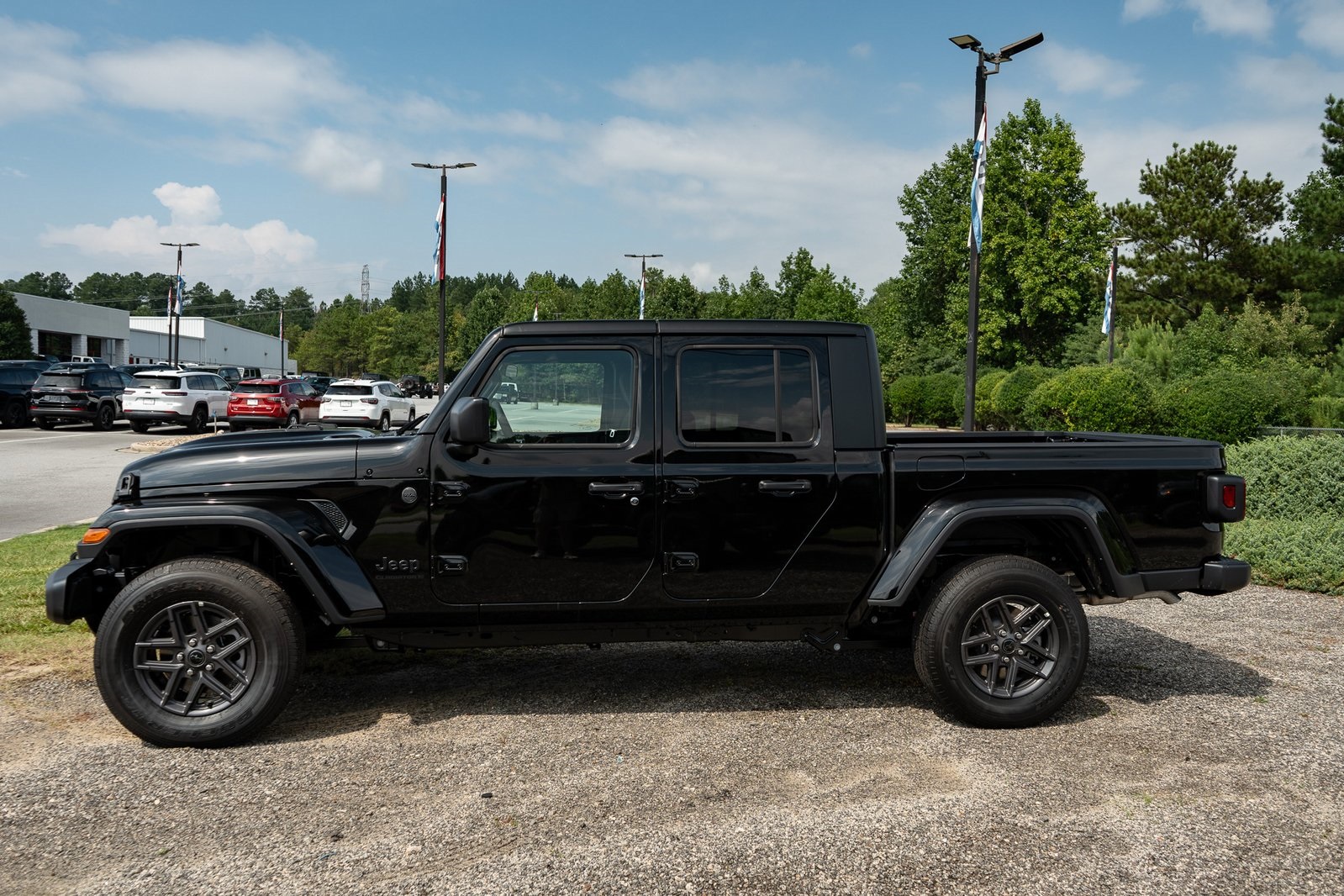 2025 Jeep Gladiator Sport photo 5