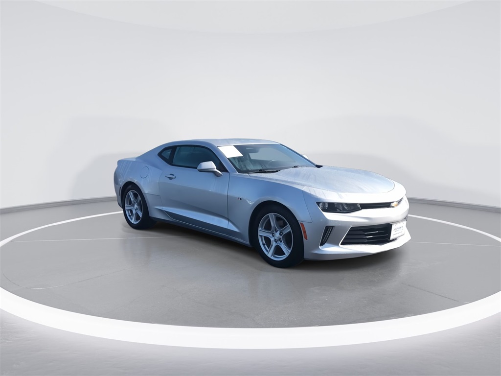 2018 Chevrolet Camaro 1LT photo 2