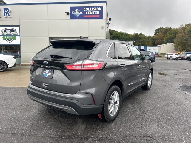 2024 Ford Edge SEL photo 3