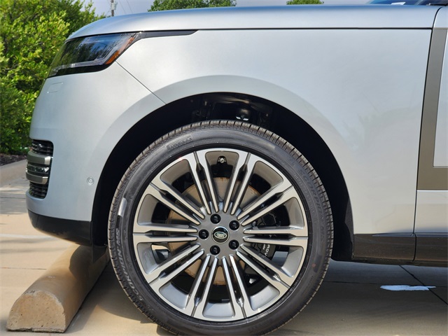 2025 Land Rover Range Rover SE photo 5