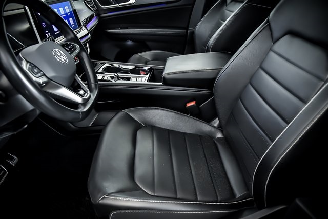 2024 Volkswagen Atlas Cross Sport SEL R-Line photo 9