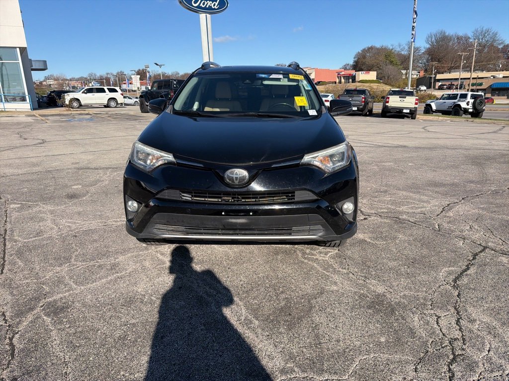 2017 Toyota RAV4 Limited photo 3