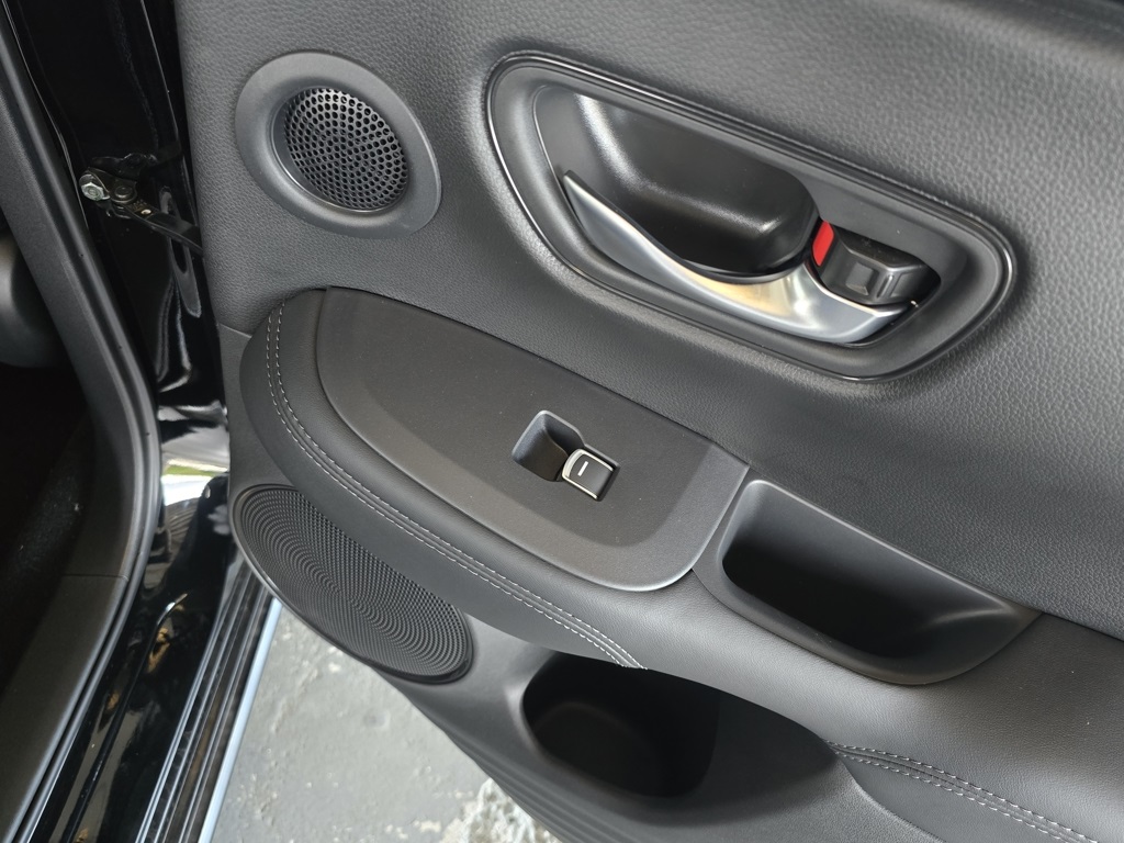 2026 Honda HR-V EX-L photo 26