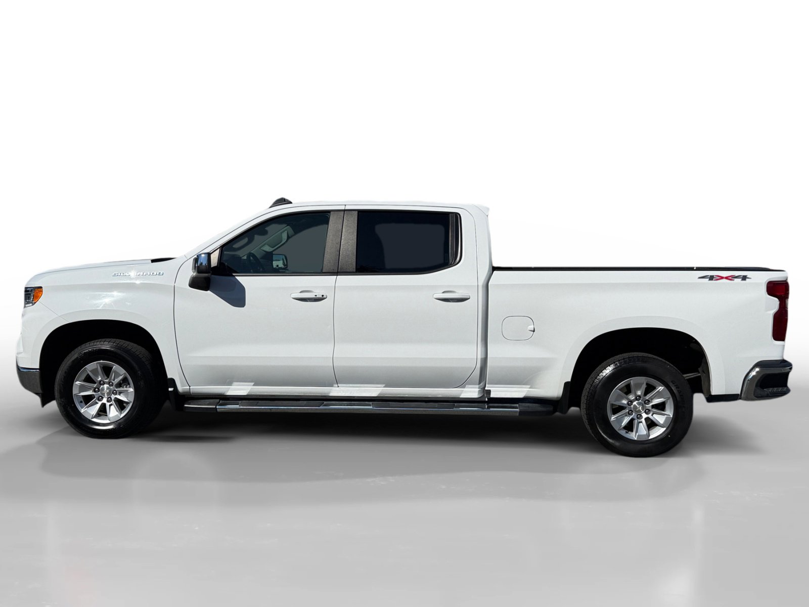 2024 Chevrolet Silverado 1500 LT photo 2