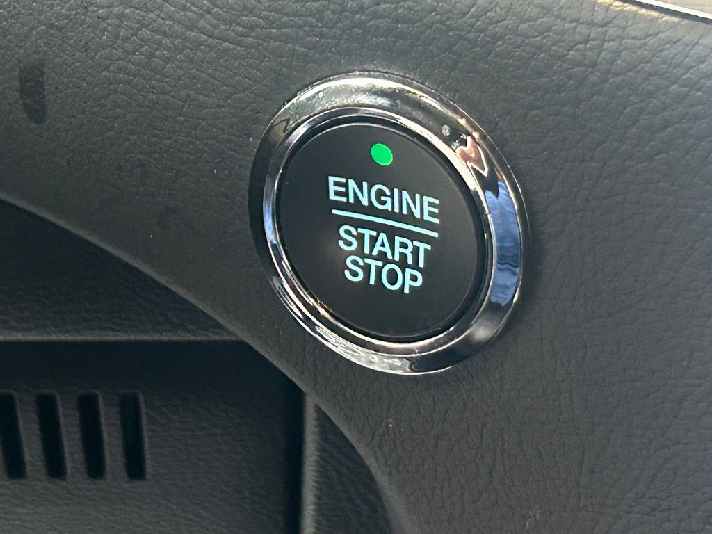 2024 Ford Edge Titanium photo 34