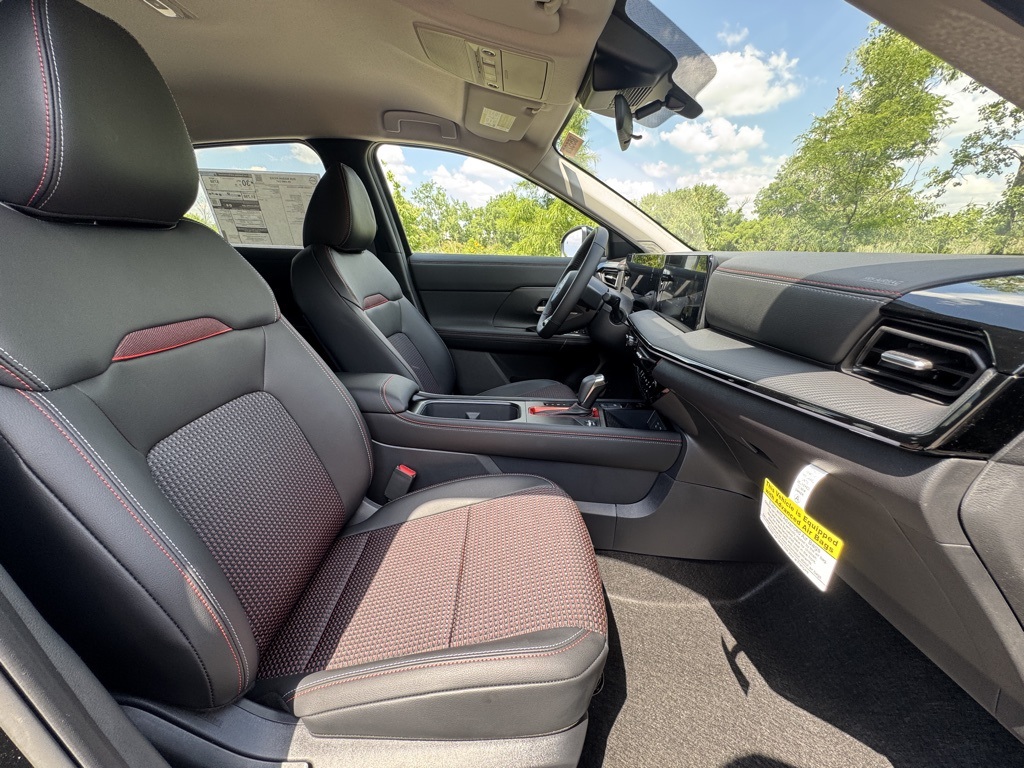 2025 Nissan Kicks SR photo 20