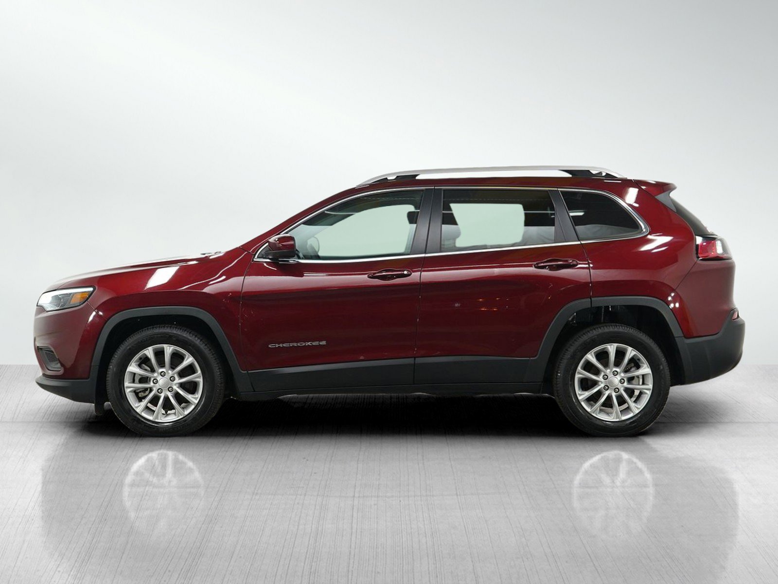 Used 2019 Jeep Cherokee Latitude with VIN 1C4PJLCB2KD145904 for sale in South Saint Paul, Minnesota