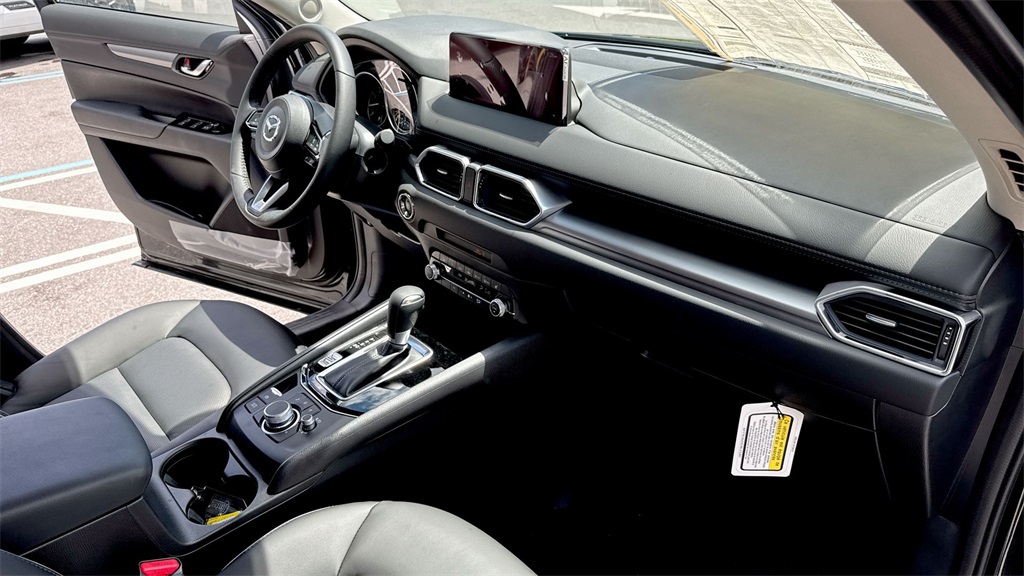 2025 Mazda CX-5 2.5 Select photo 30