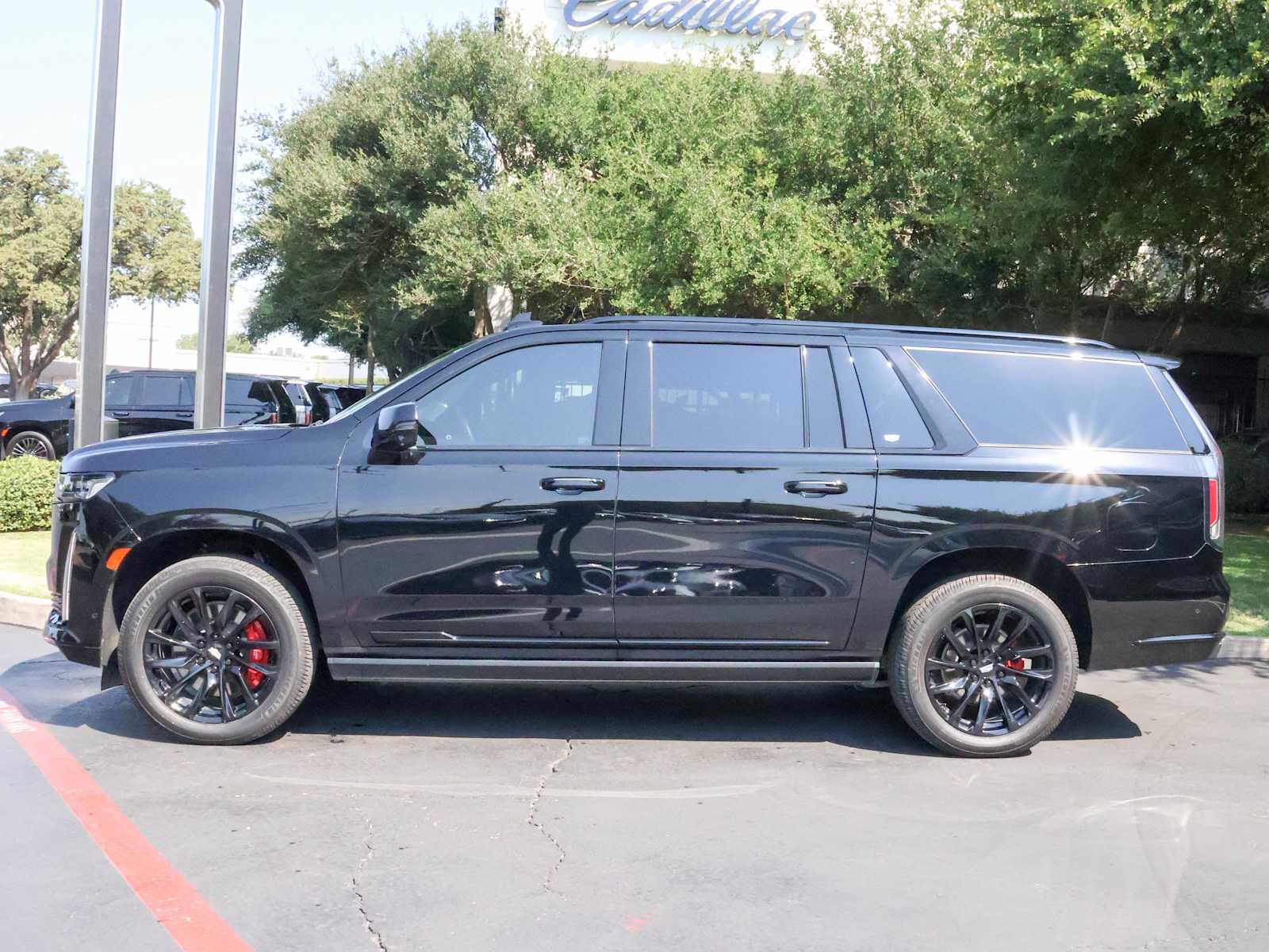 2022 Cadillac Escalade ESV Sport Platinum photo 6
