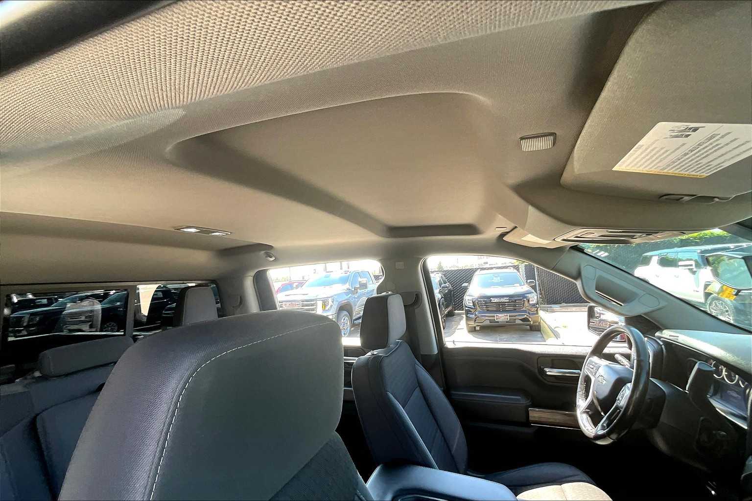 2019 Chevrolet Silverado 1500 LT photo 12
