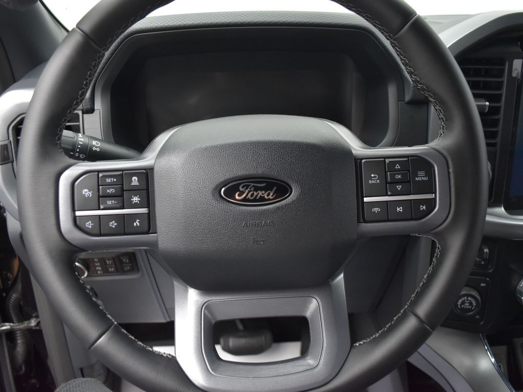 2025 Ford F-150 XLT photo 12