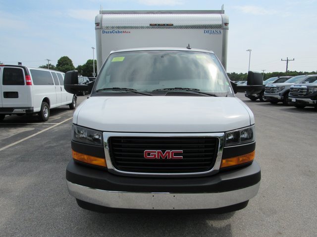2025 Gmc Savana Cutaway 3500 photo 4