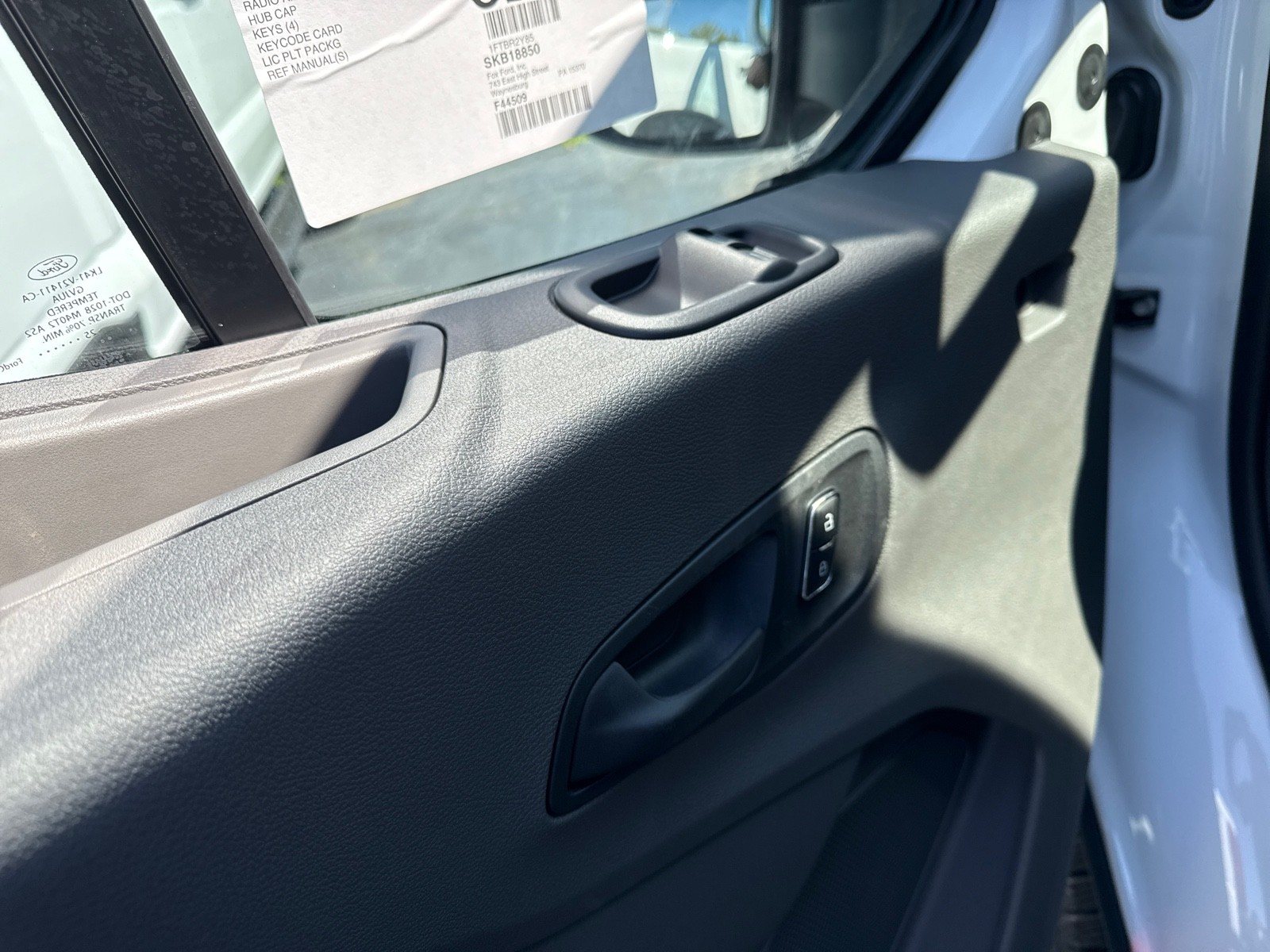 2025 Ford Transit Cargo Van photo 4