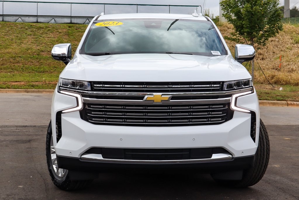 2023 Chevrolet Suburban Premier photo 2