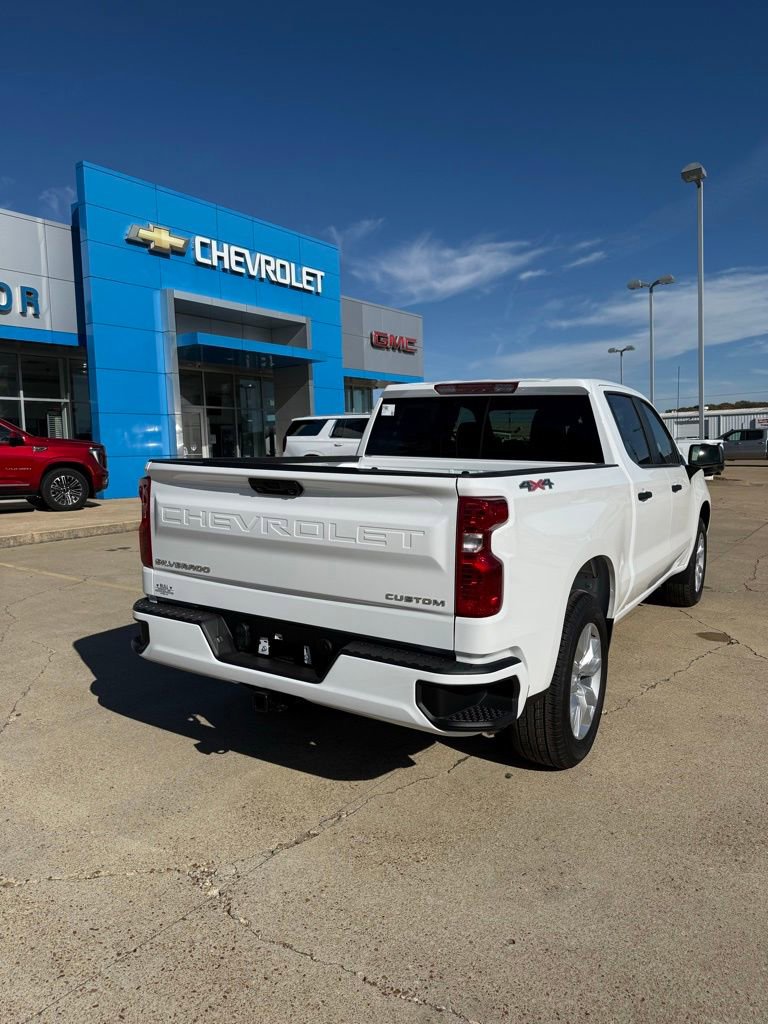 2026 Chevrolet Silverado 1500 Custom photo 2