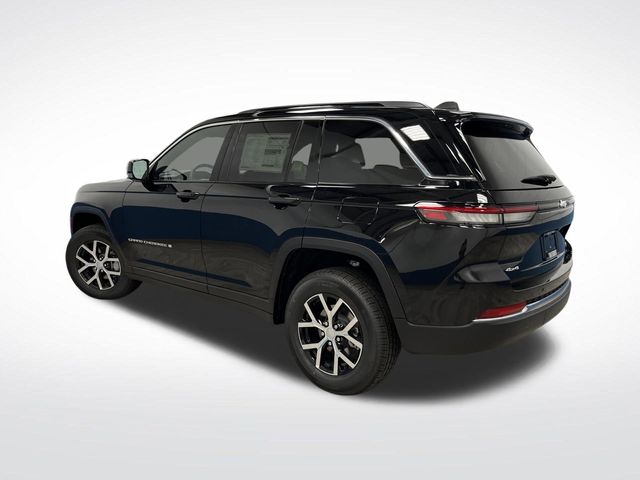 2025 Jeep Grand Cherokee Limited photo 2