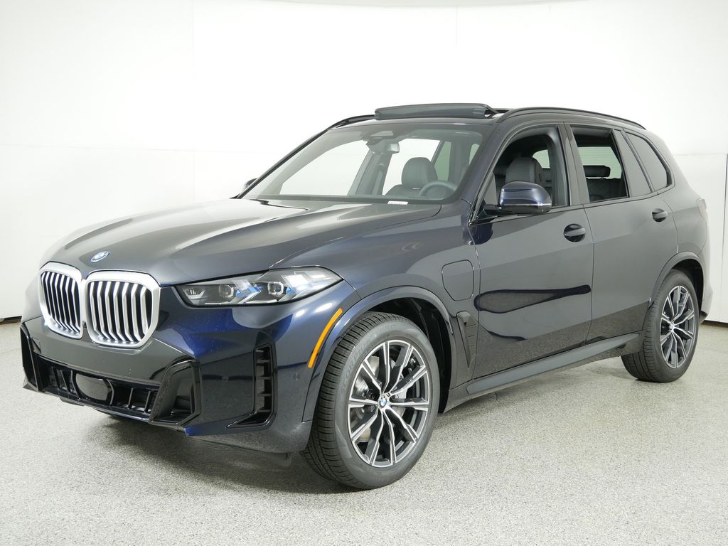 2026 BMW X5 50e's photo