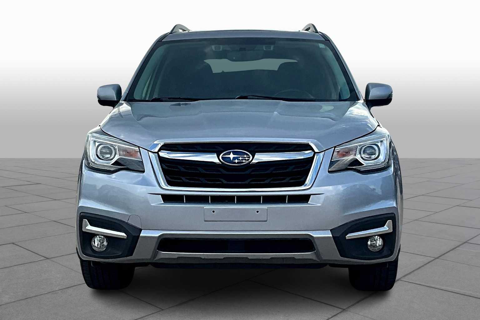 2017 Subaru Forester Touring photo 3