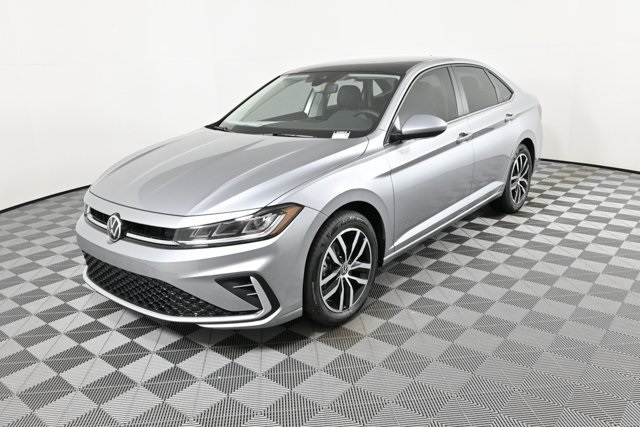 2025 Volkswagen Jetta 1.5T SE photo 2