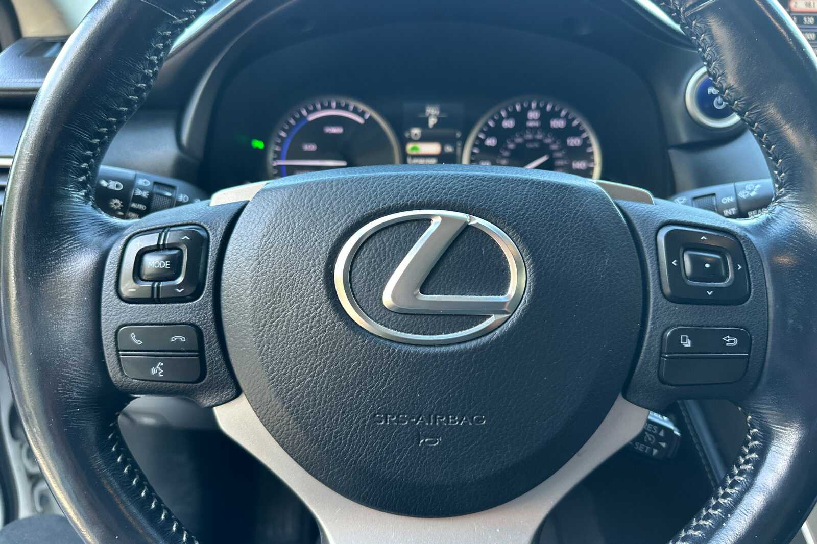 2016 Lexus NX 300h Luxury photo 22