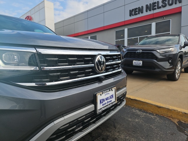 2021 Volkswagen Atlas SEL Premium photo 2