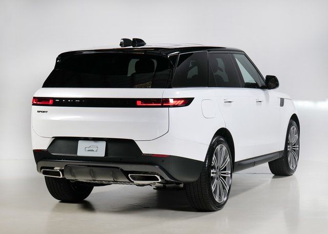 2025 Land Rover Range Rover Sport SE photo 2