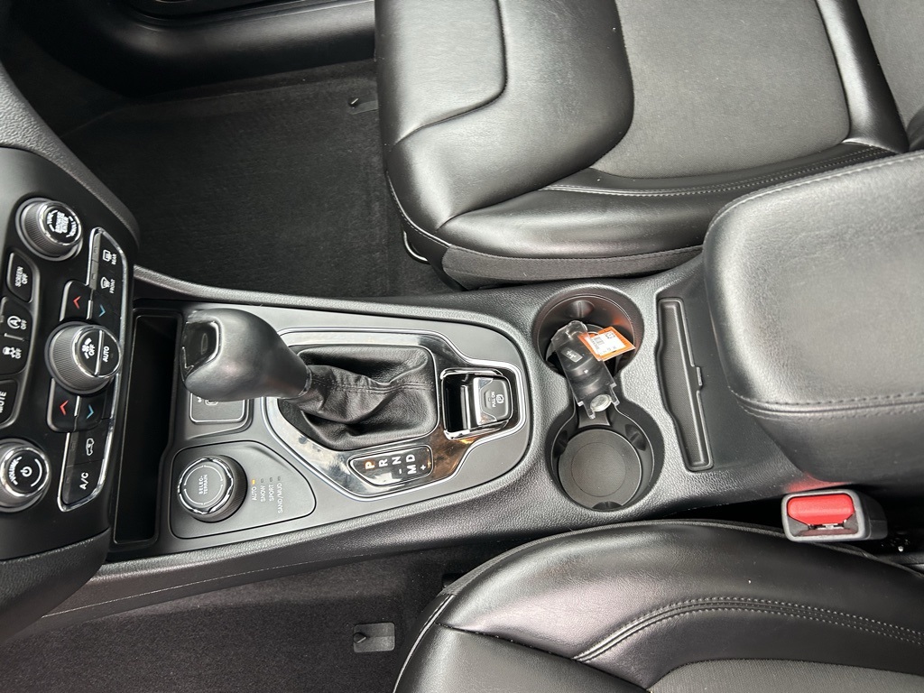 2020 Jeep Cherokee Altitude photo 15