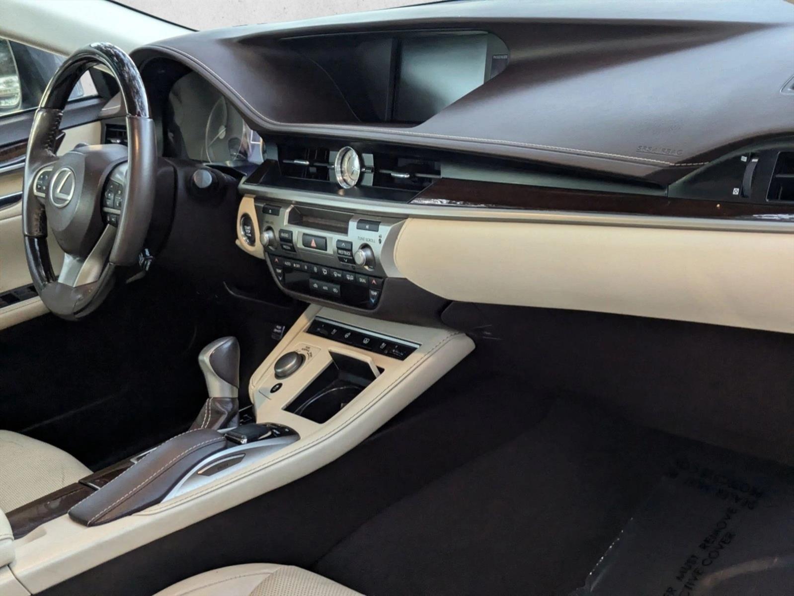 2017 Lexus ES 350 photo 20