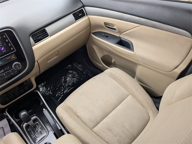2017 Mitsubishi Outlander SE photo 17