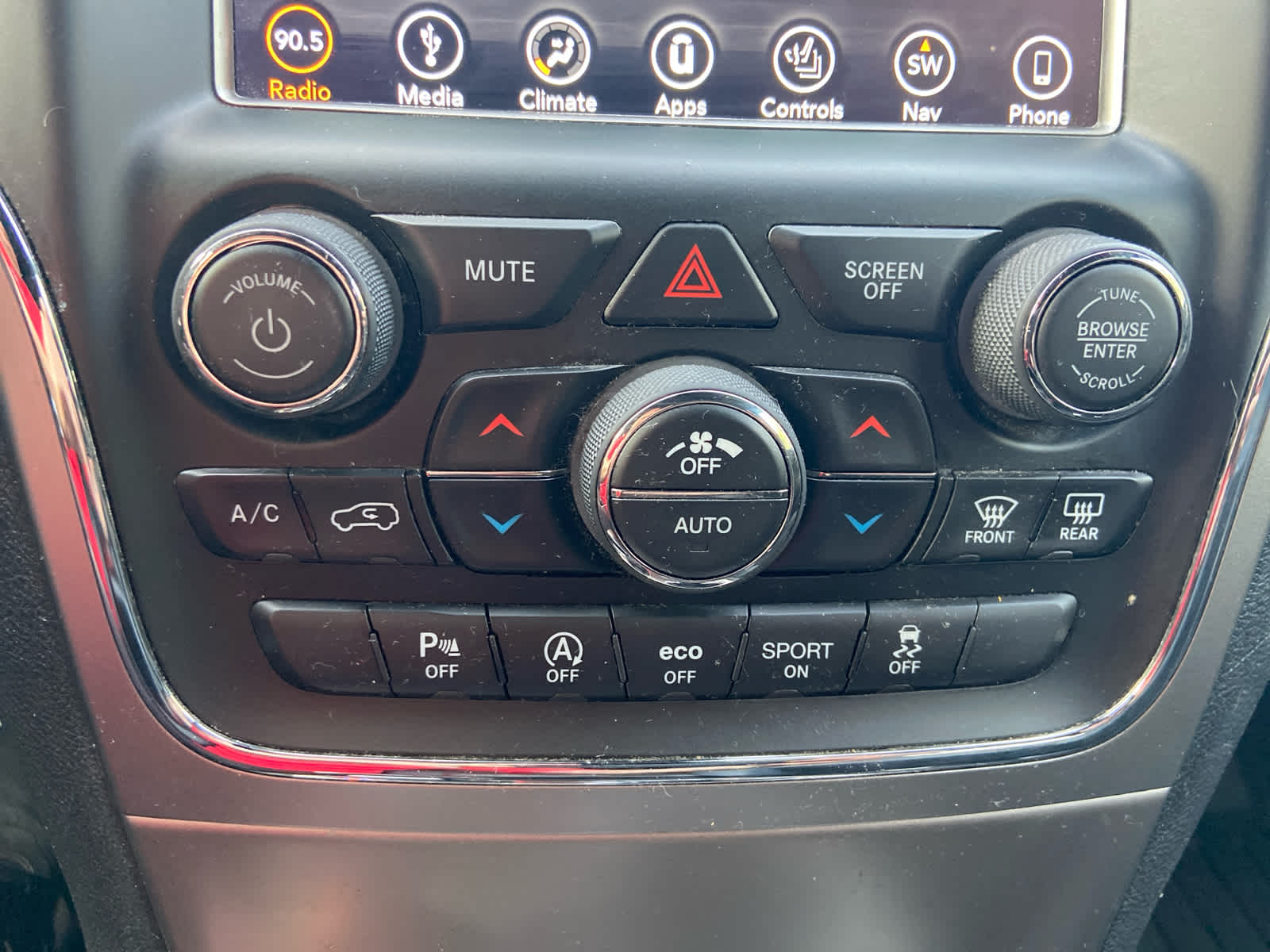 2018 Jeep Grand Cherokee Laredo E photo 17