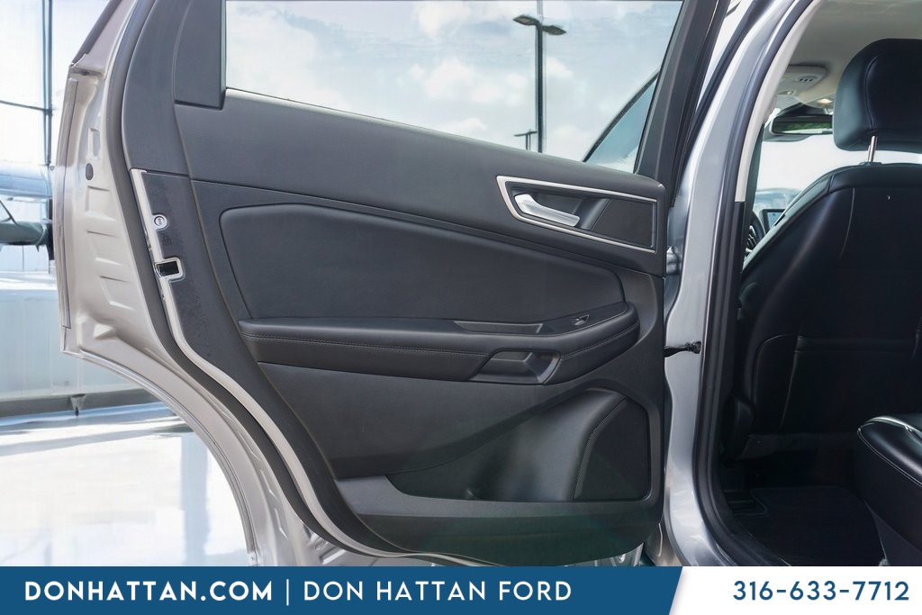 2022 Ford Edge SEL photo 20