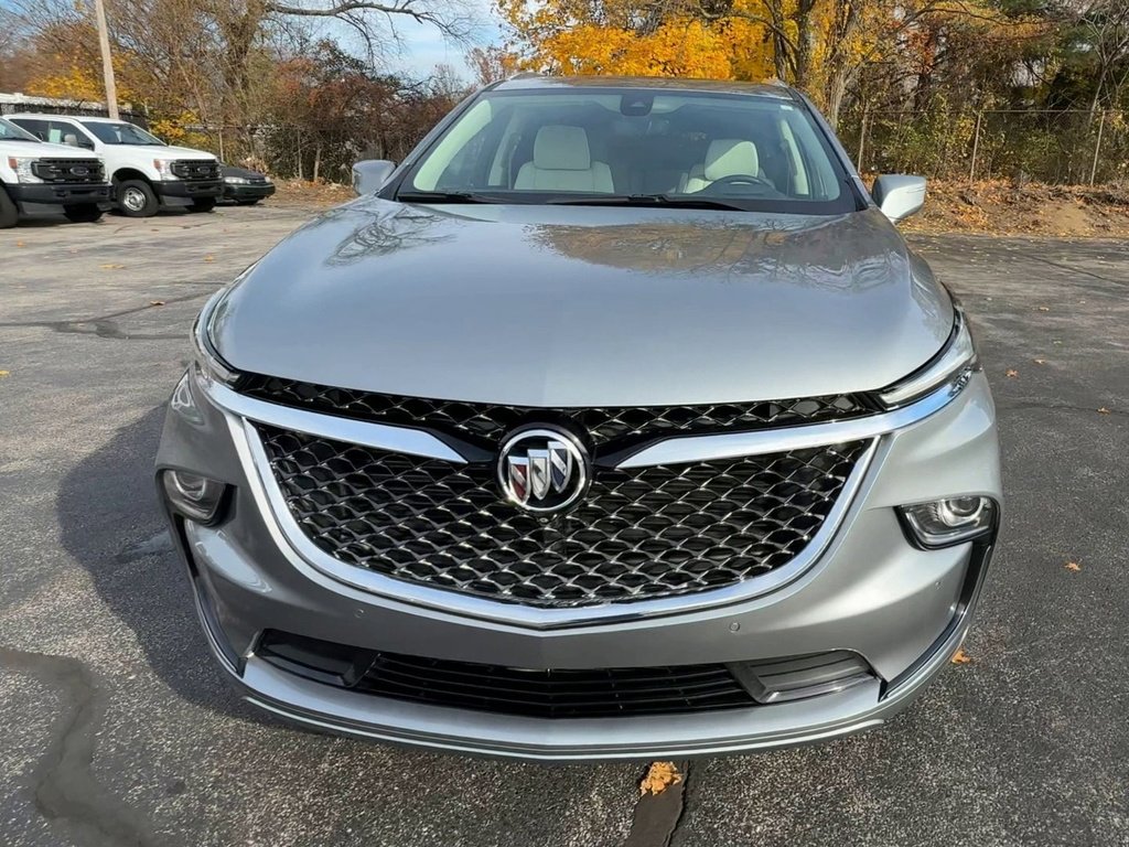 2024 Buick Enclave Avenir photo 2